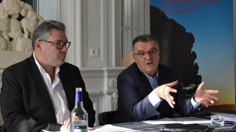 « Nous sommes dans une période d’instabilité marquée par des changements profonds », a reconnu devant la presse Michel Prugue (à dr.), le président de Maïsadour, au côté de son directeur général, Philippe Carré. © F. JACQUEMOUD